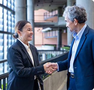 Stakeholder plans that secure early and ongoing buy-in